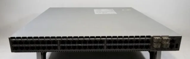 Arista DCS-7050TX-96-F 7050TX 48-Ports RJ-45 + 4-Ports QSFP+ Layer3 Managed 1U Rack-mountable Network Switch