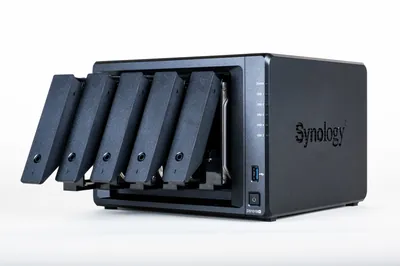 DS1019+ Synology DiskStation DS1019+ 5-Bay Desktop NAS for SMB