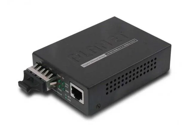 GST-805A - Planet 10/100/1000Base-T to 1000Base-LX/SX(mini-GBIC, SFP) Smart Media Converter LC Connector distance depends on SFP Module