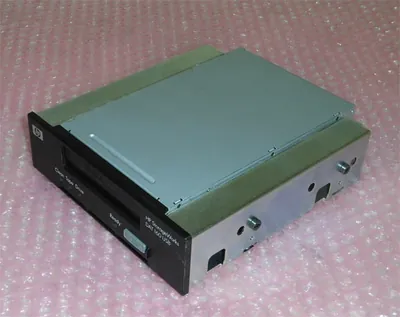 Q1580-60005 - HP StorageWorks 80GB (Native) / 160GB (Compressed) DAT160 DDS-4 Internal USB Tape Drive
