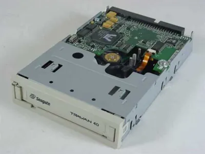 STT3401A - Seagate 20GB(Native) / 40GB(Compressed) Travan-7 (TR-7) ATA/IDE Internal Tape Drive