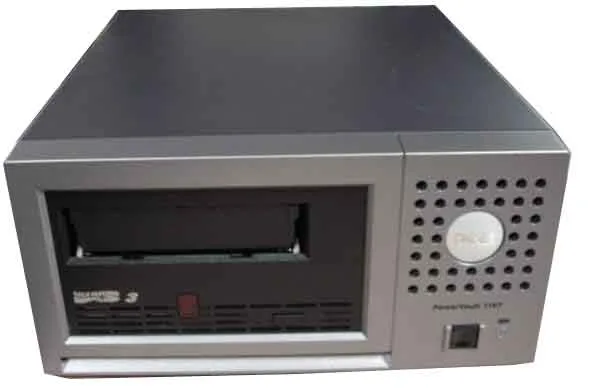 YD946 - Dell 400/800GB PV110T LTO-3 SCSI LVD EXTERNAL Tape Drive